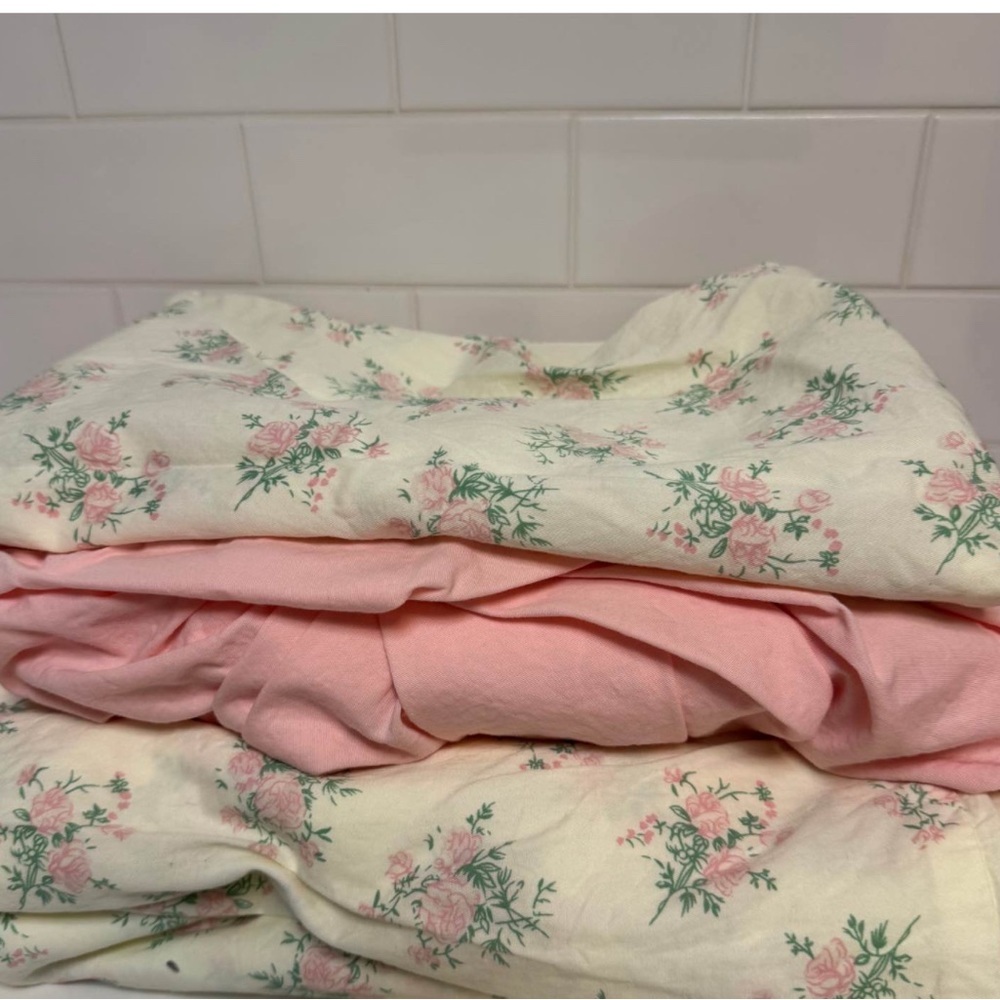 (SUNSET) Everlasting Twin Floral Duvet Set with Pink Botton Sheet - Picture 2 of 2